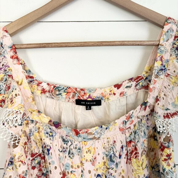 En Saison tiered baby doll eyelet floral top with little cap sleeves - Picture 5 of 6